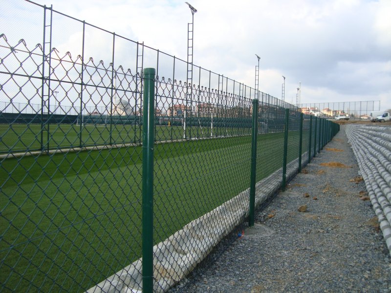 PVC Kaplı Kafes Tel Örgü: Avantajları ve Kullanım Alanları