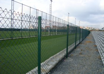 PVC Kaplı Kafes Tel Örgü: Avantajları ve Kullanım Alanları